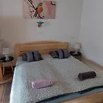 Odu Vendeghaz 아파트 *